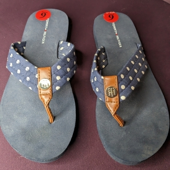 Tommy Hilfiger Size 6 Blue Polka Dots Flip Flop Sandals - Picture 3 of 5